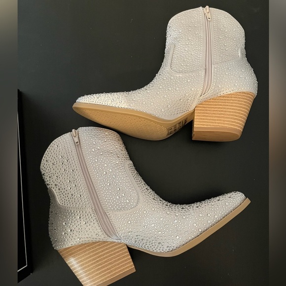 Silver Sparkle Leslie Rhinestones Western Boots NIB - Picture 13 of 16